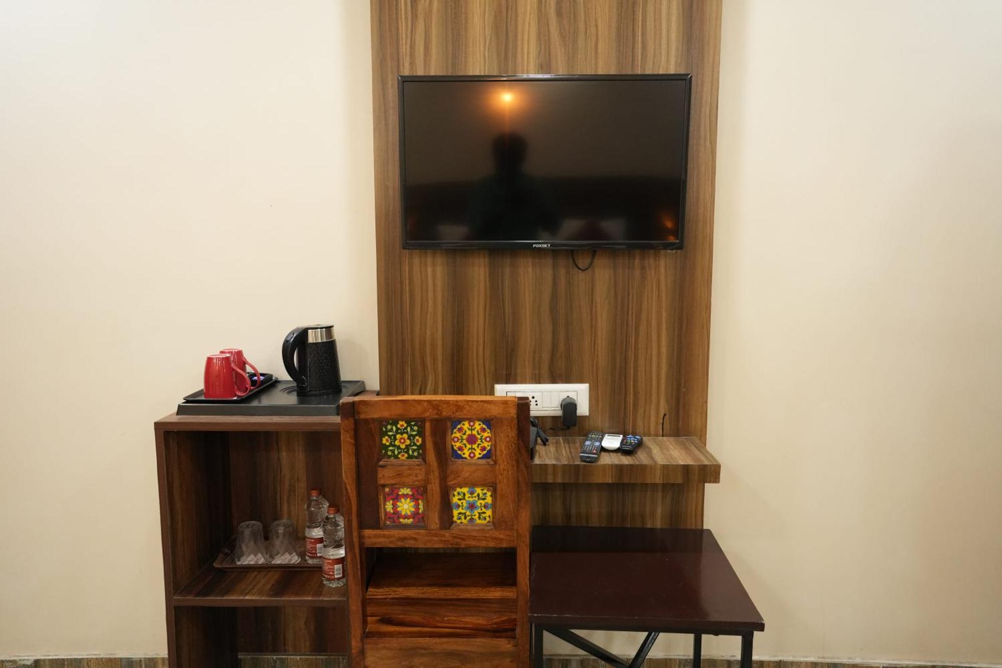 Sarla Hotel Inn Νόιντα Εξωτερικό φωτογραφία